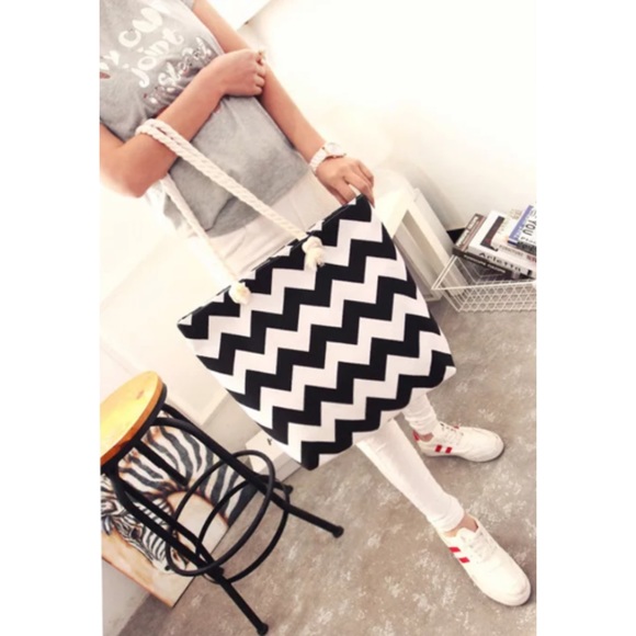 Large Black & White Chevron Canvas Tote Bag with Rope Handles - Picture 2 of 13